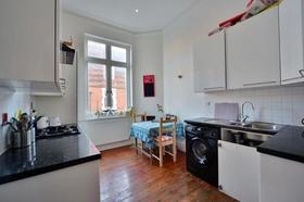 2 bedroom Flat for s...